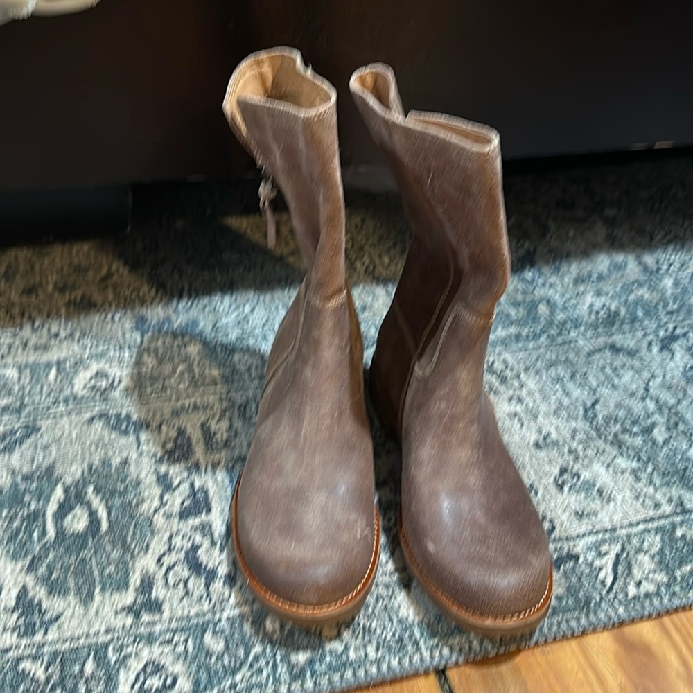Soft leather booties